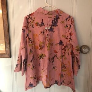 Habitat light jacket/artist shirt bottom down. M. Two buttons in back b